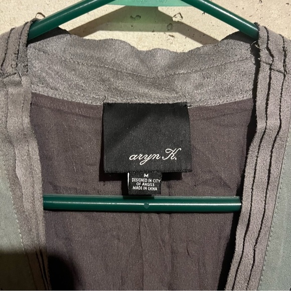 Aryn K Tank Top Women's Size M Grey Faux Leather Metal Chain Fringe Silk Lining - Picture 4 of 8